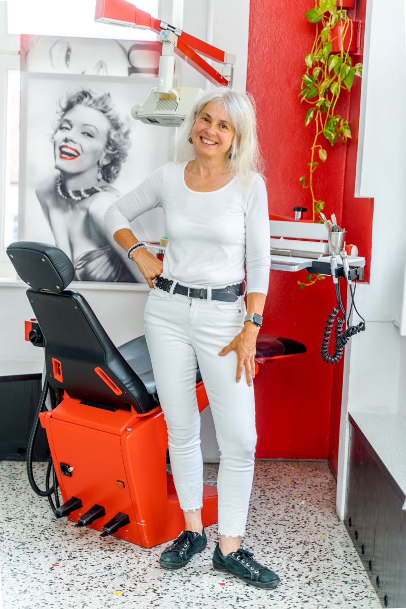 Dr. Justina Sabukoschek